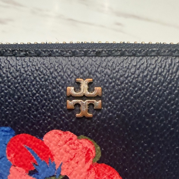 Tory Burch Navy Floral Zip-Around Wallet with Gold Logo - Picture 2 of 10